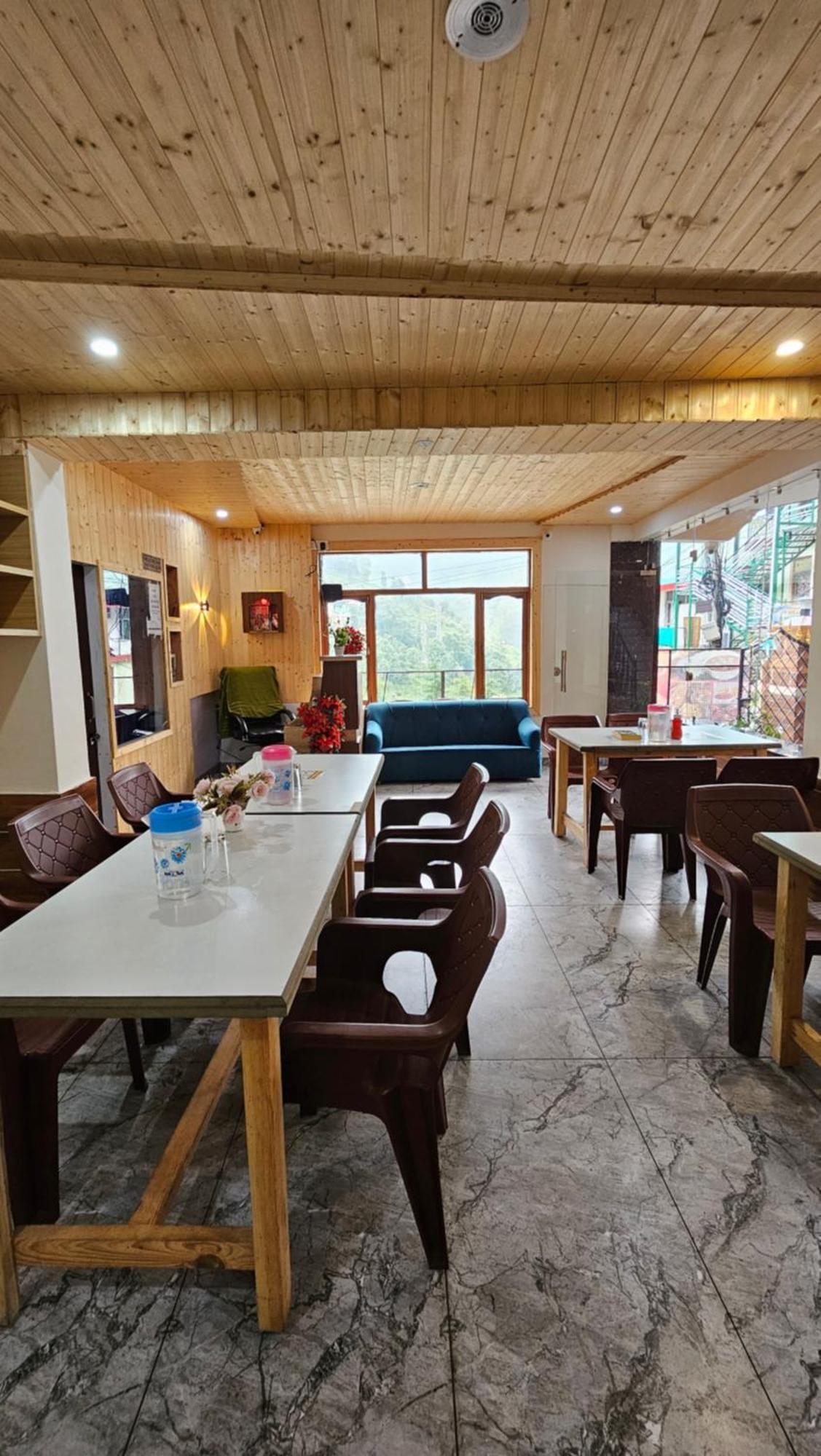 Green View Hotel And Restaurant McLeod Gandzs Kültér fotó