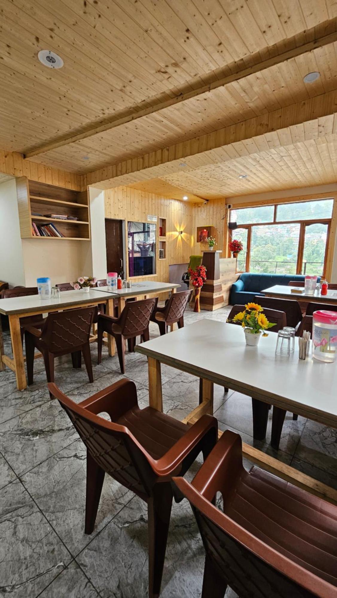Green View Hotel And Restaurant McLeod Gandzs Kültér fotó