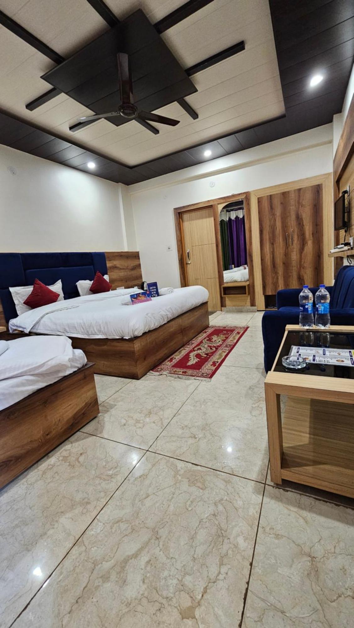 Green View Hotel And Restaurant McLeod Gandzs Kültér fotó