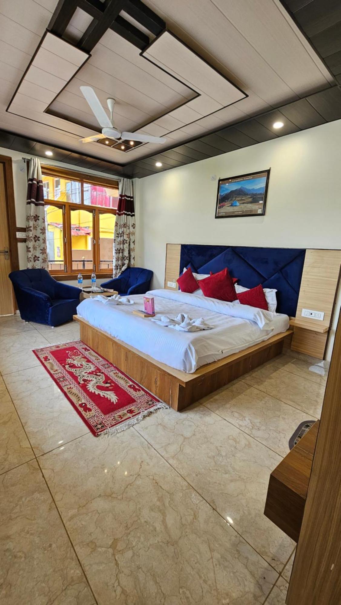 Green View Hotel And Restaurant McLeod Gandzs Kültér fotó