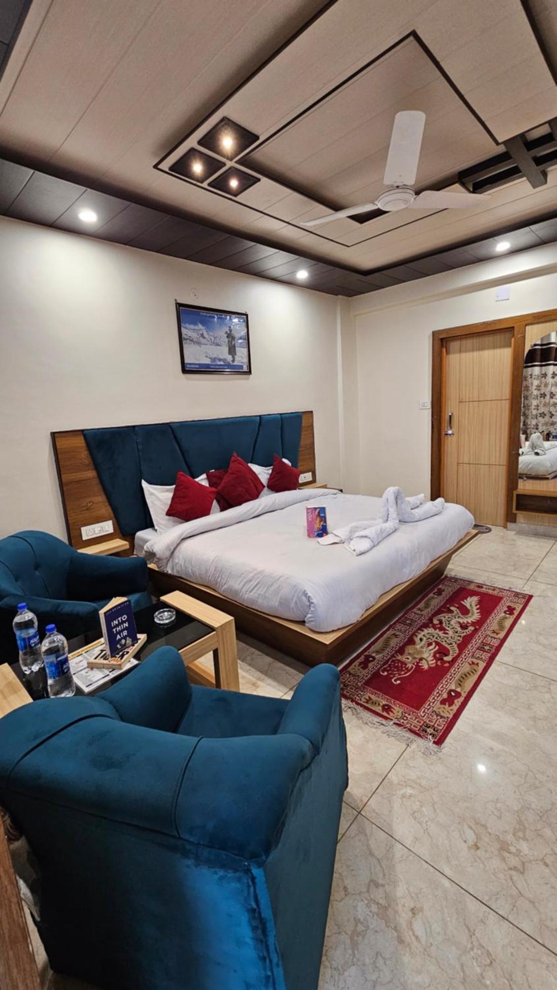 Green View Hotel And Restaurant McLeod Gandzs Kültér fotó
